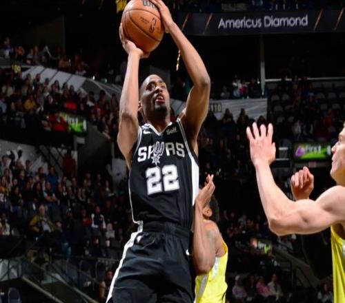 内斯塔,罗马之战球,员减员多,万博manbetx体育平台,万博体育官网,万博体育app下载,ManBetX,SPORTS